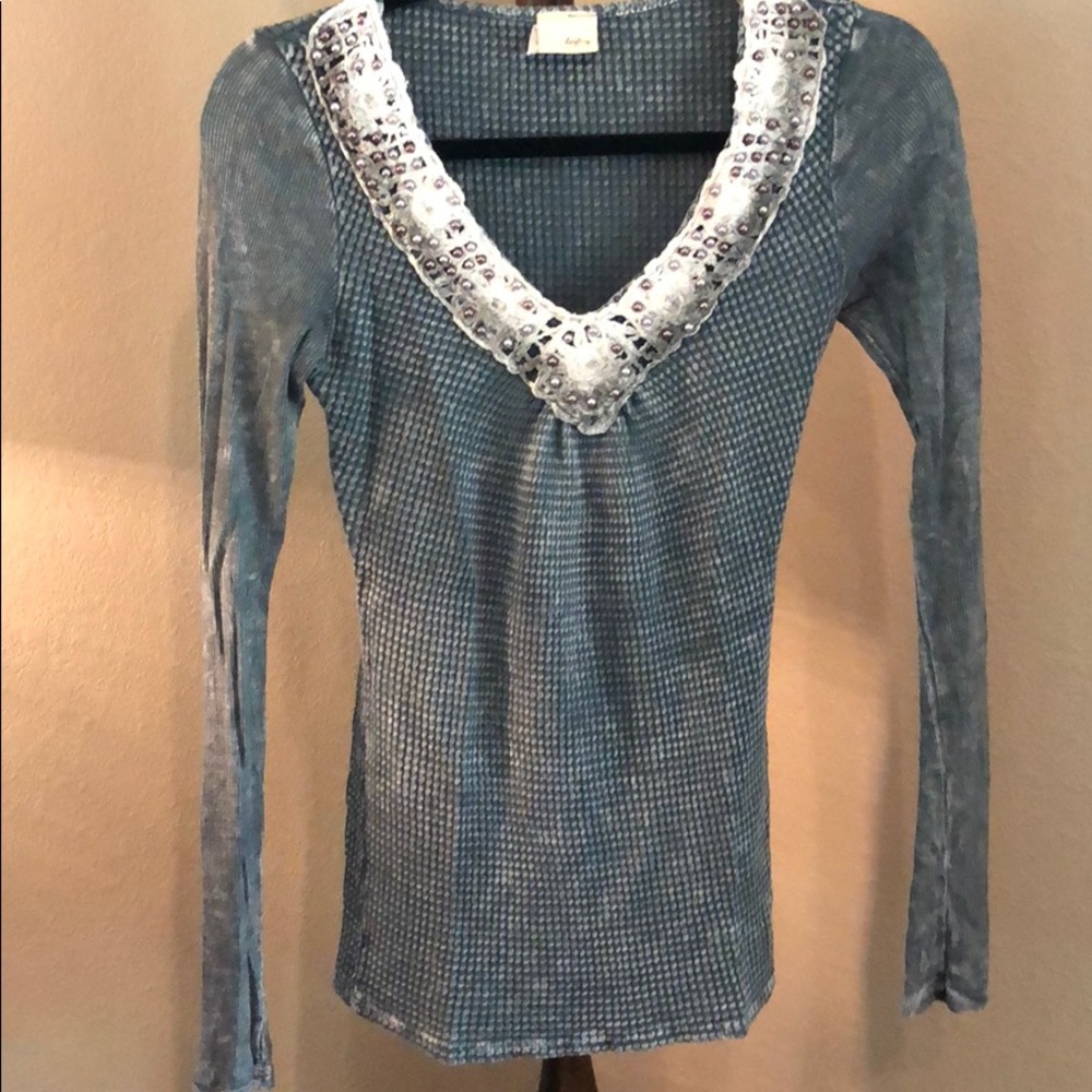 Daytrip Casual Long Sleeve